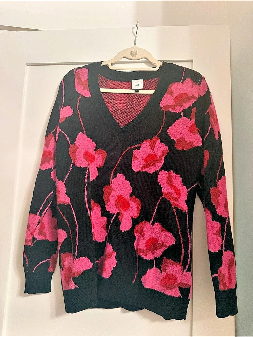 Cabi Rococo Pullover Floral V-Neck Sweater Black & Pink Small